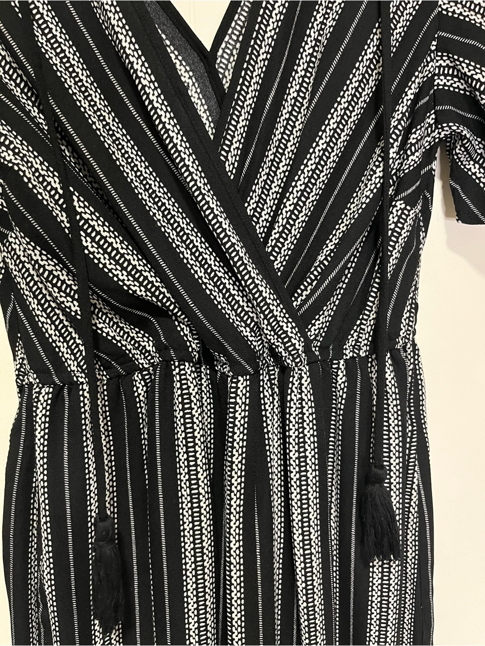 XHILARATION Black Striped Women Jumpsuit V neck Wide Leg Flowy Casual - Picture 2 of 6